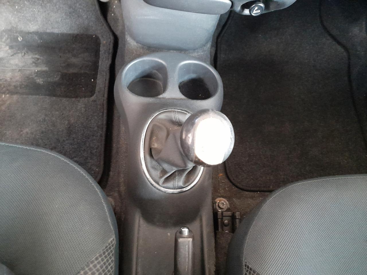 Toyota Yaris 1.0i 16V cat 5 porte Sol '03