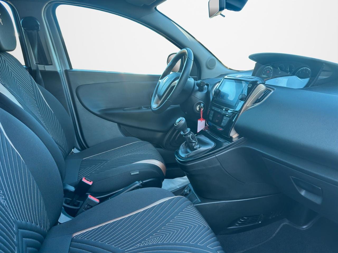 Lancia Ypsilon 1.0 FireFly 5 porte S&S Hybrid Alberta Ferretti