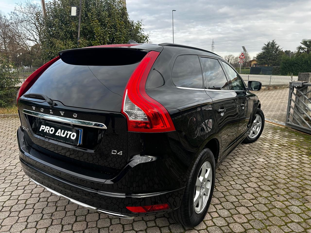 Volvo XC 60 XC60 D4 R-design Momentum EURO6