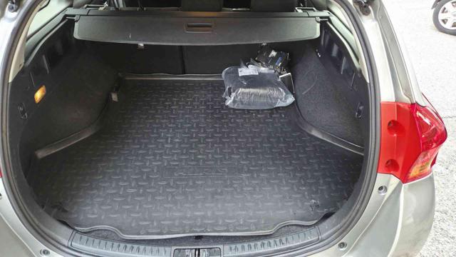 TOYOTA Auris Touring Sports 1.8 Hybrid Lounge