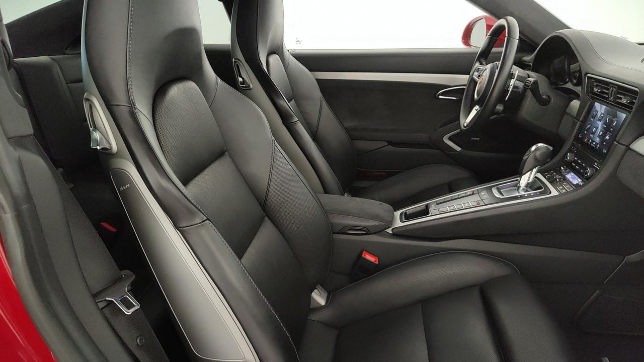 PORSCHE 911 Coupe 3.0 Carrera GTS auto