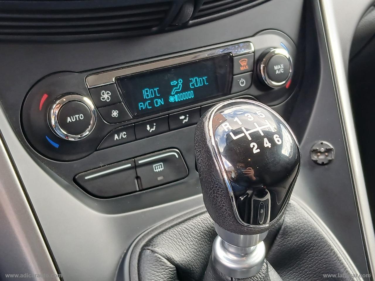FORD Kuga 2.0 TDCi 140 CV 2WD Titanium