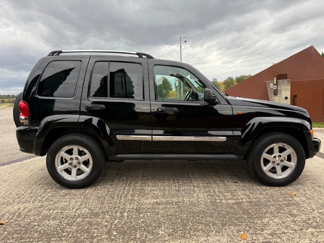 Jeep Cherokee 2.8 CRD DPF Limited Auto