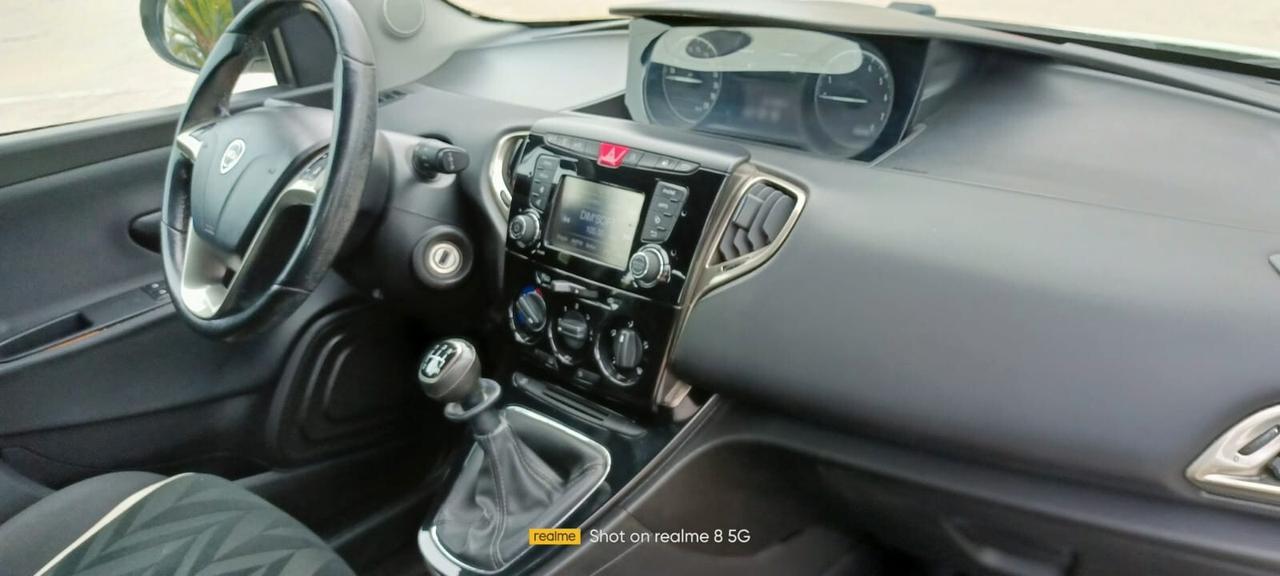 Lancia Ypsilon 1.2 69 CV 5 porte Gold
