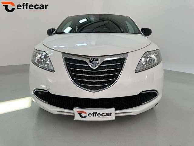 Lancia Ypsilon 1.2 69 CV 5 P NEOPATENTATI
