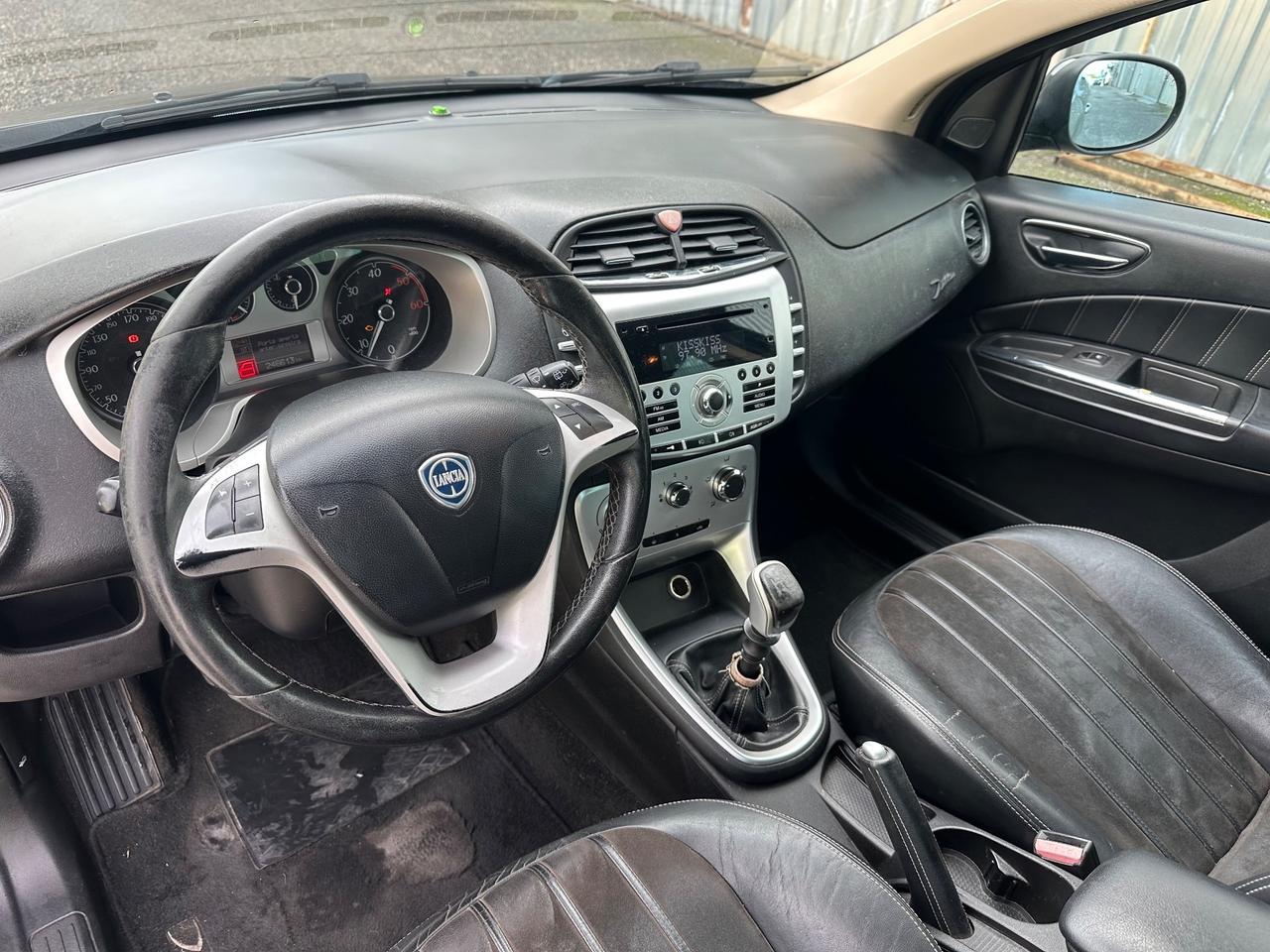 Lancia Delta 1.6 MJT DPF Silver