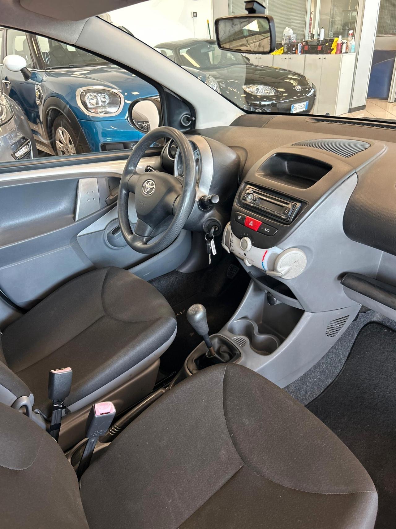 Toyota Aygo 1.0 12V VVT-i 5 porte Sol