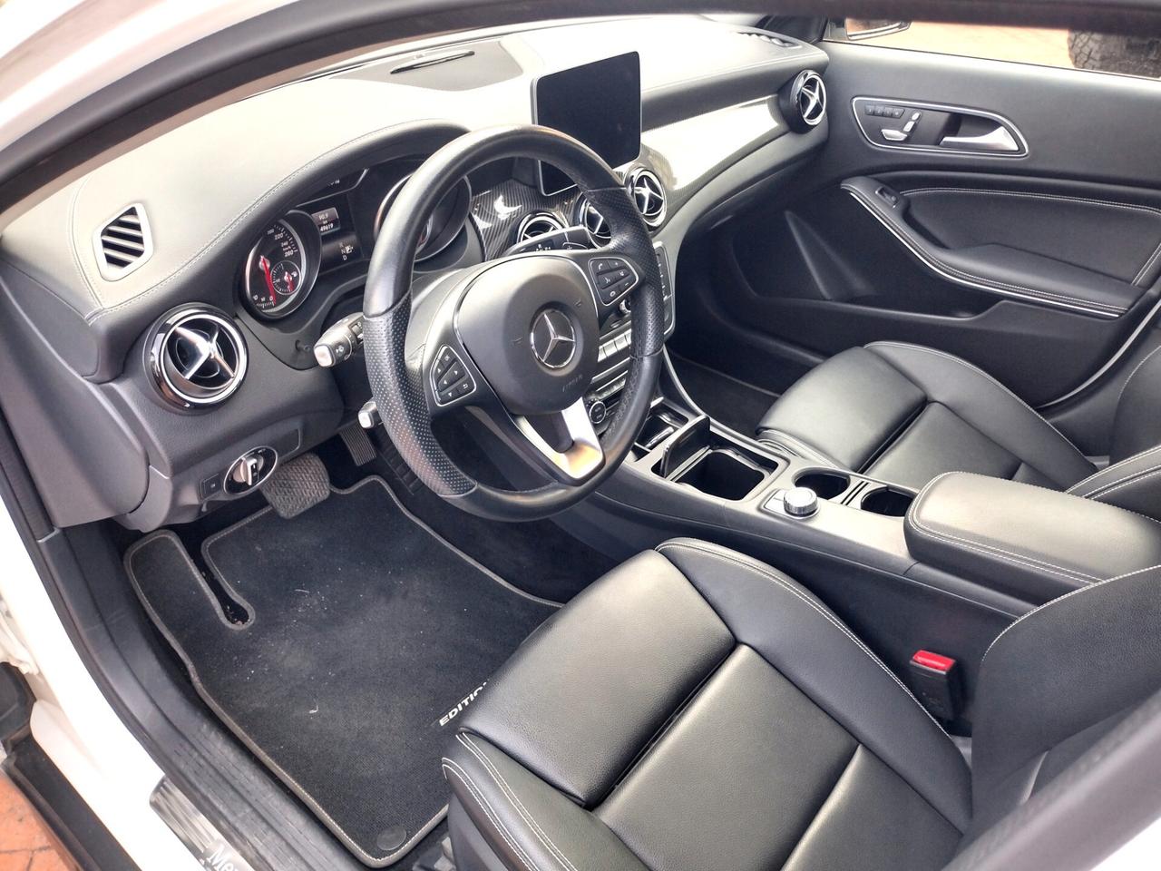 Mercedes-benz GLA 200 GLA 200 d Automatic 4Matic Premium Black Line AMG