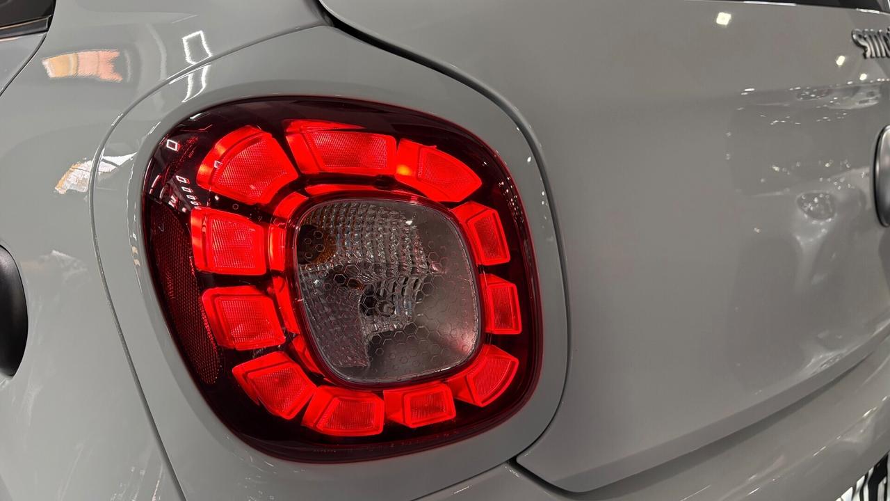 smart forFour 0.9 GPL turbo 90cv Superpassion Twinamic ITALIANA