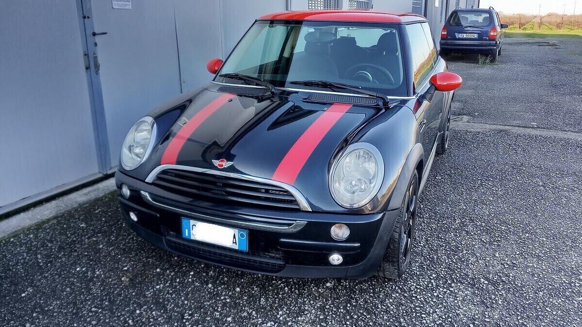 Mini Cooper 1.4 - diesel -
