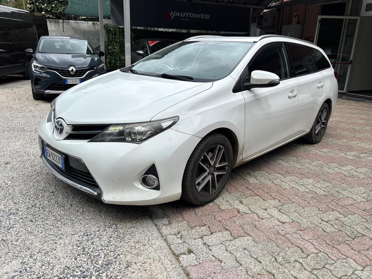 Toyota Auris Touring Sports 1.8 Hybrid Lounge