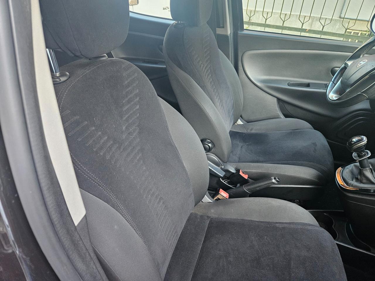 Lancia Ypsilon 1.2 69 CV 5 porte S&S Gold