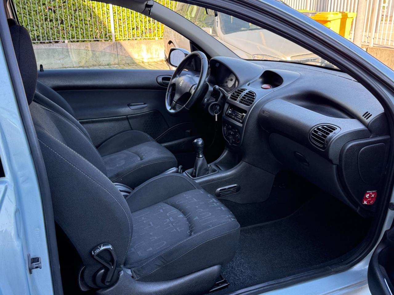 Peugeot 206 1.1 3p. XT