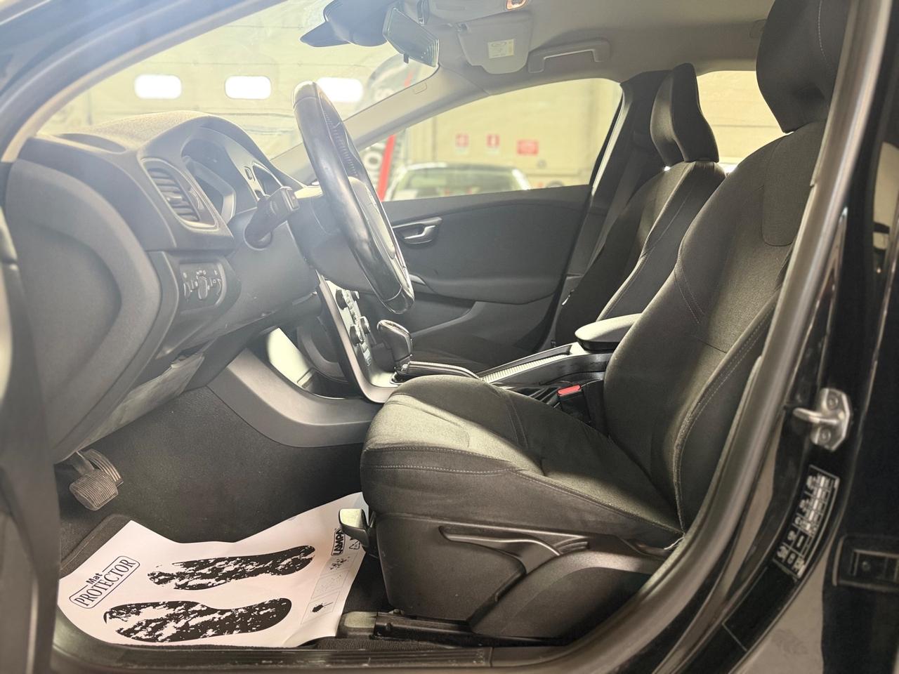 Volvo V40 D2 1.6 Powershift Kinetic NEOPATENTATI