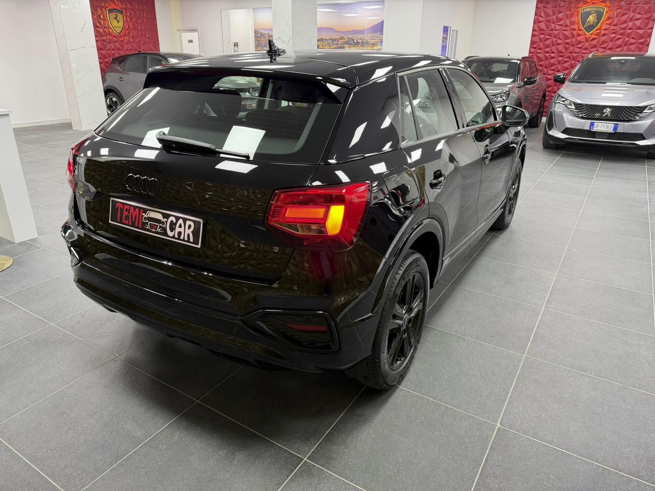 Audi Q2 35 TDI S-LINE S tronic Identity Black