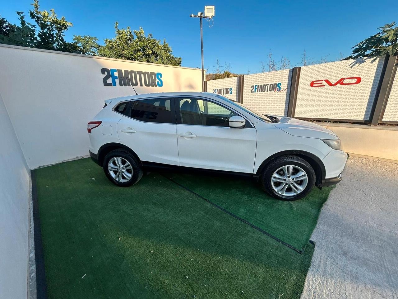 Nissan Qashqai 1.6 dCi N-Connecta 2WD 130cv xtronic E6