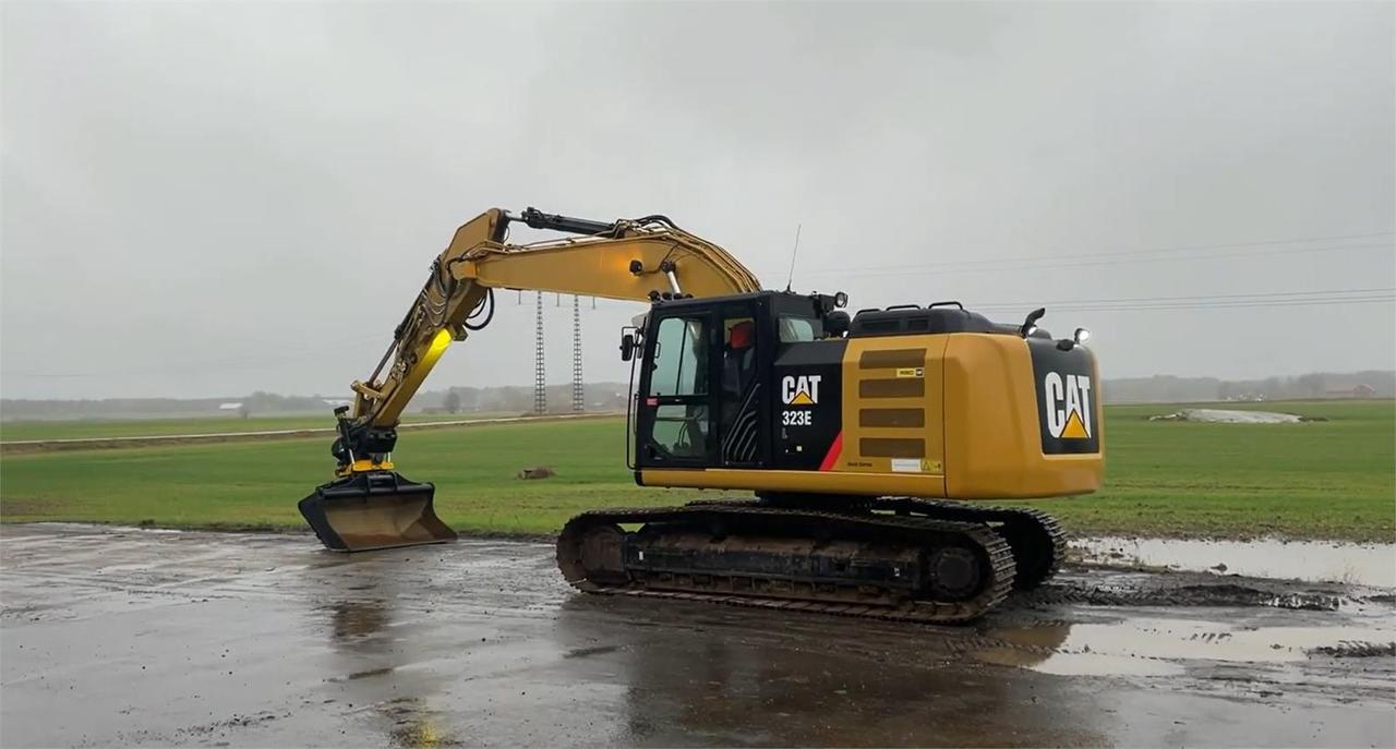 Caterpillar 323EL