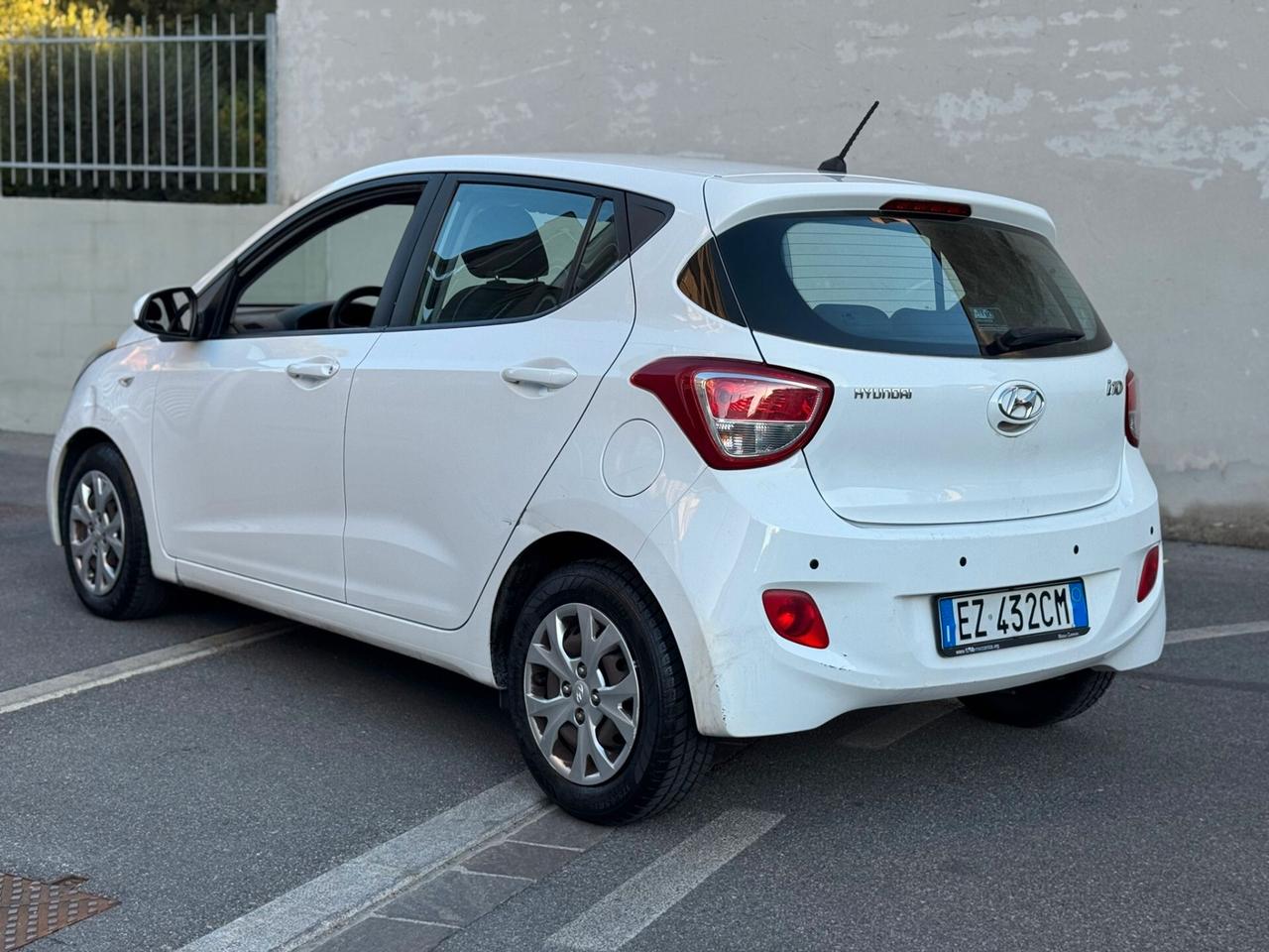Hyundai i10 1.0 MPI Sound Edition A/T