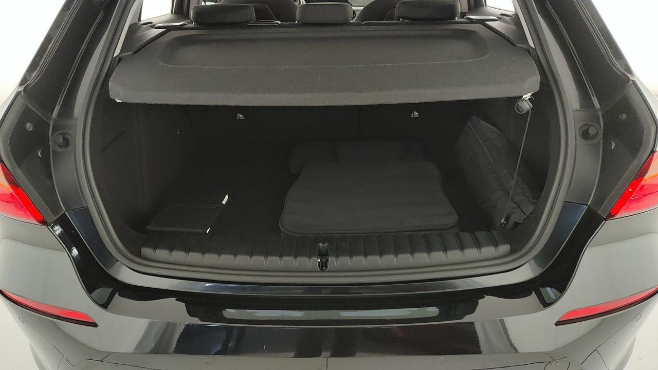 BMW Serie 1 F40 - 116d Advantage auto