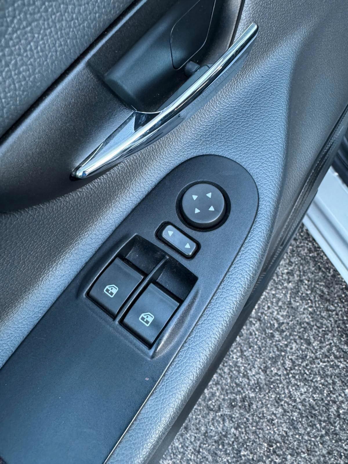 Lancia Ypsilon 1.2 69 CV 5p S&S Platinum 2013