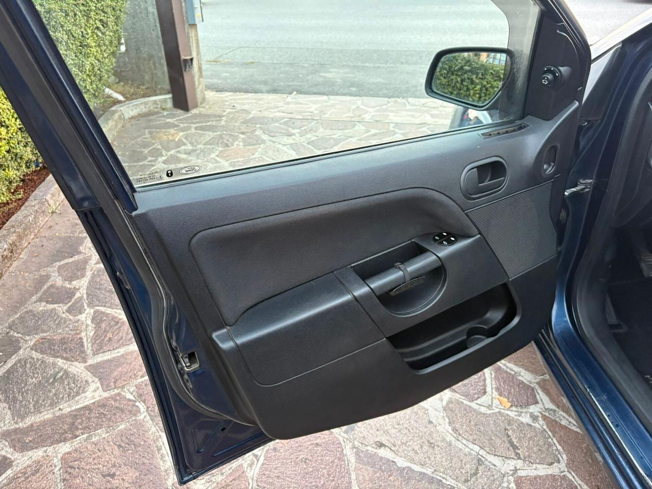 Ford Fiesta 1.2 16V 5p. Ghia GPL