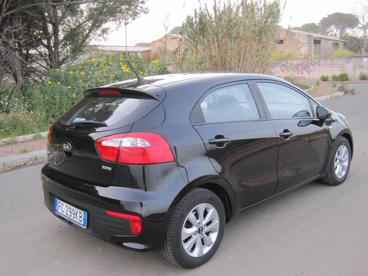 Kia Rio 1.1 CRDi 5p. Cool