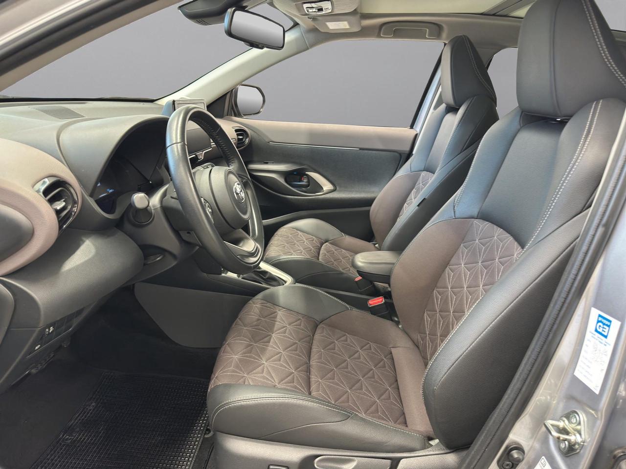 Toyota Yaris Cross 1.5h Lounge fwd 116cv e-cvt