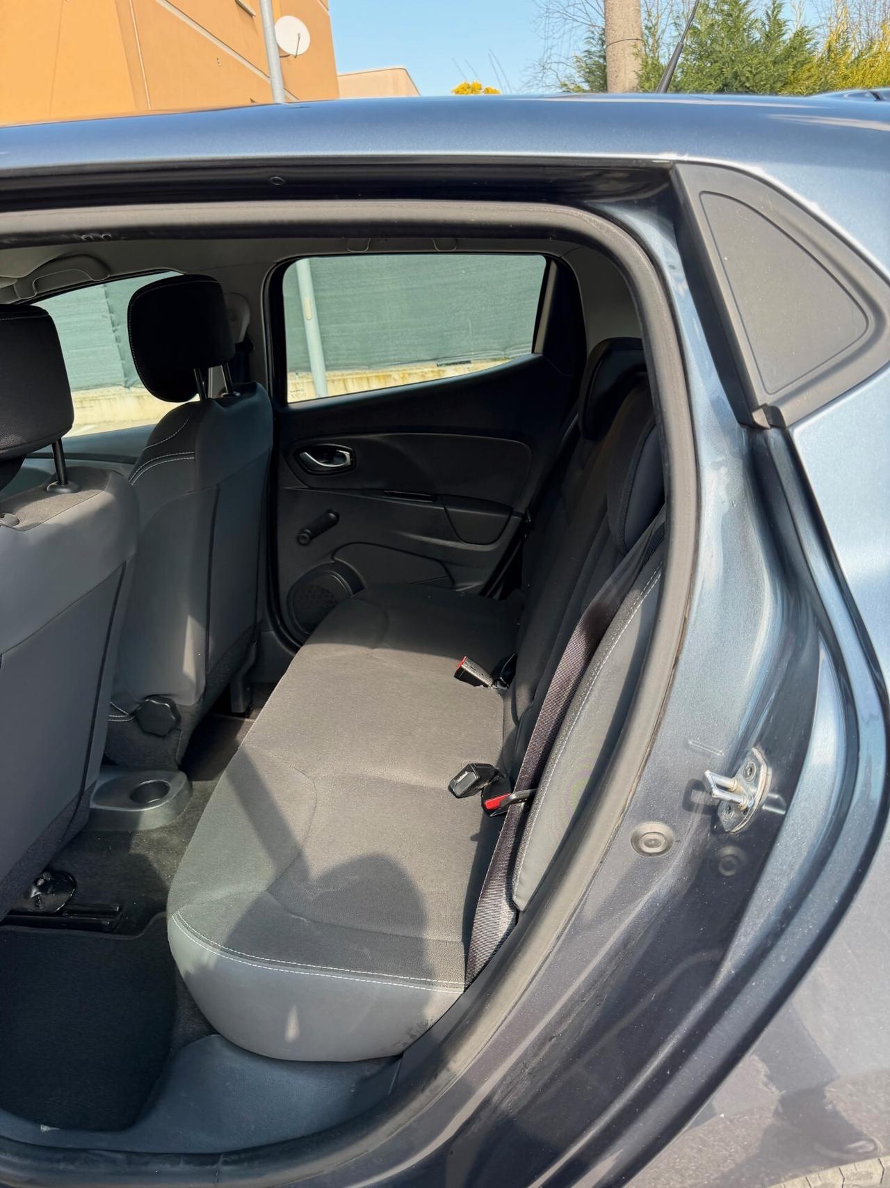 Renault Clio 1.5 dci - NEOPATENTATI - 12 MESI DI GARANZIA -