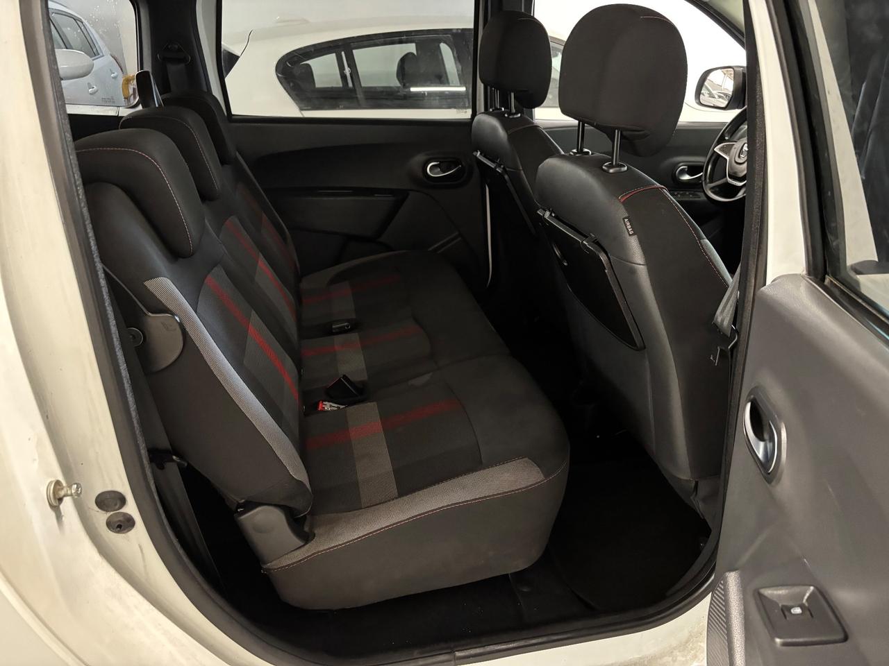 Dacia Lodgy Stepway 1.5 dci | 7 POSTI |