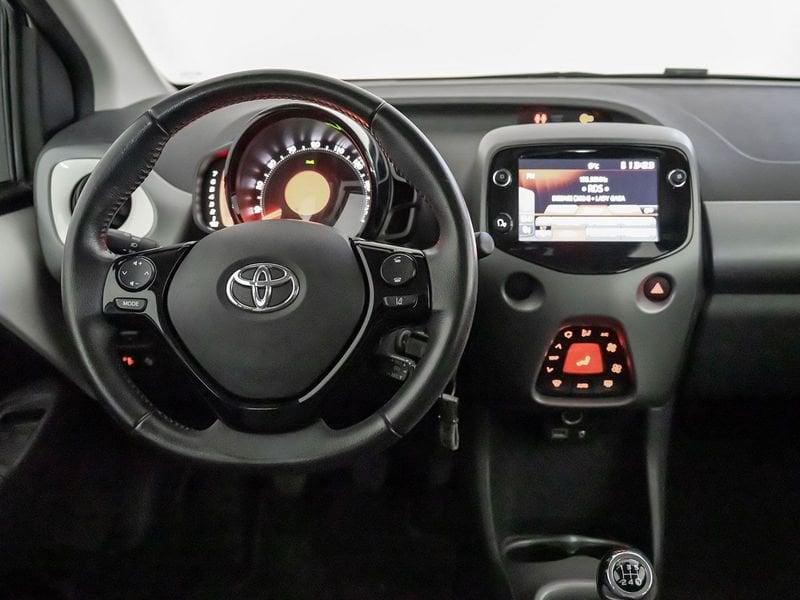 Toyota Aygo Connect 1.0 VVT-i 72 CV 5 porte x-play