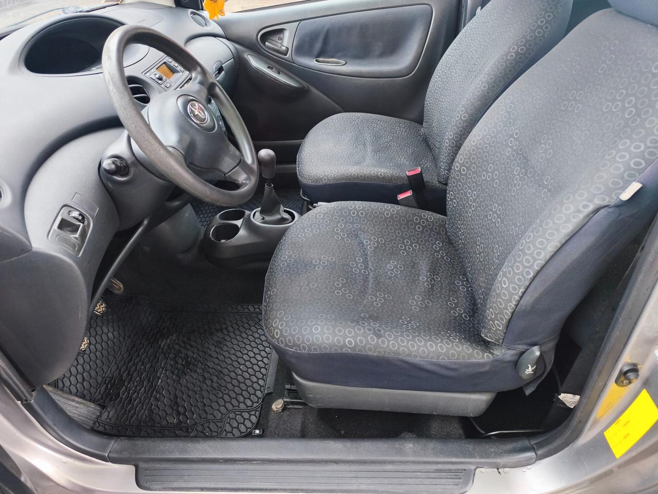 Toyota Yaris 1.0i 16V cat 3 porte Sol