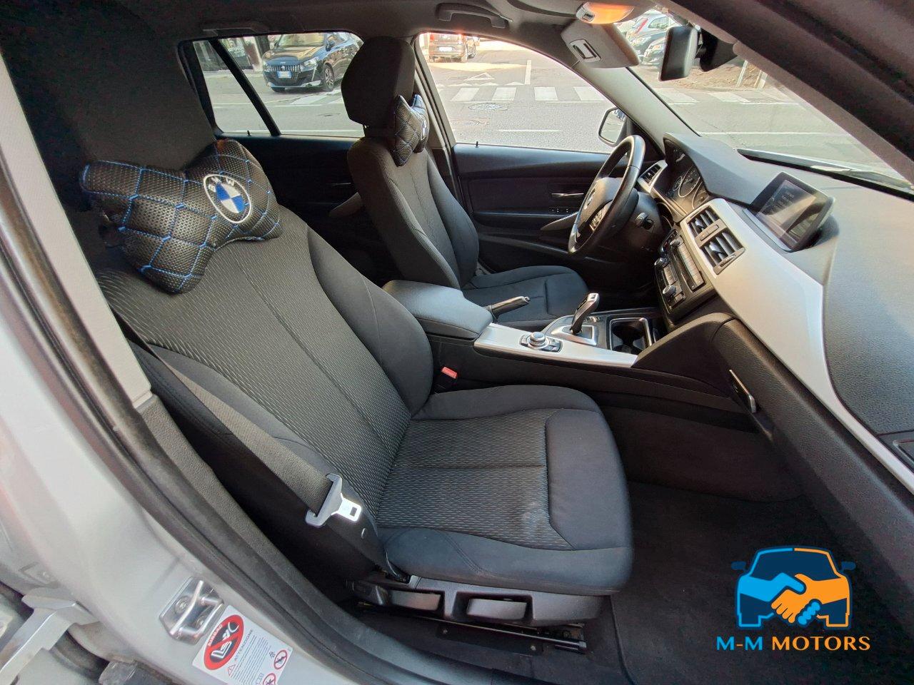 BMW 320 d Touring doppio treno di pneumatici