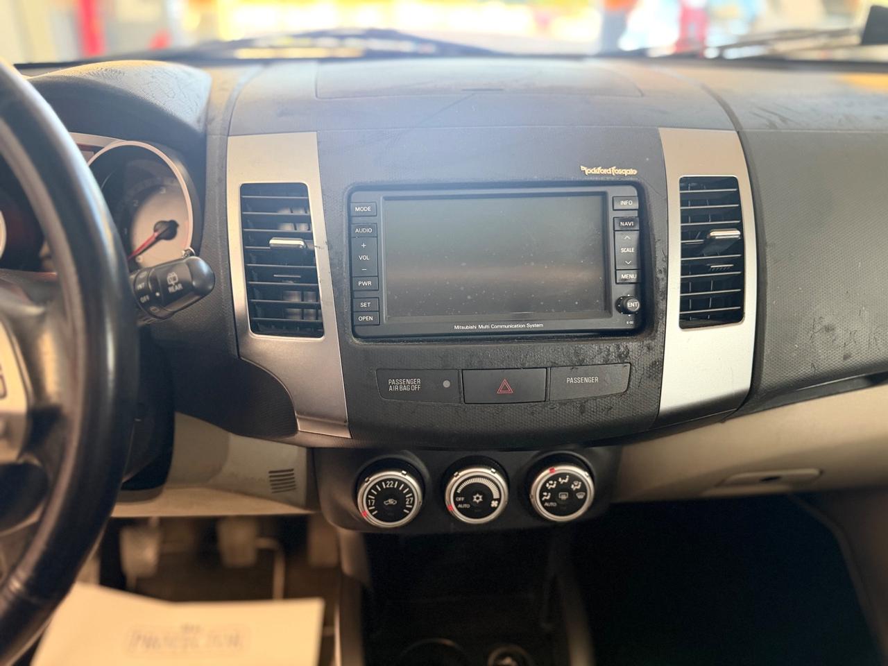 Mitsubishi Outlander 2.2 DI-D Instyle 7 p.ti DPF