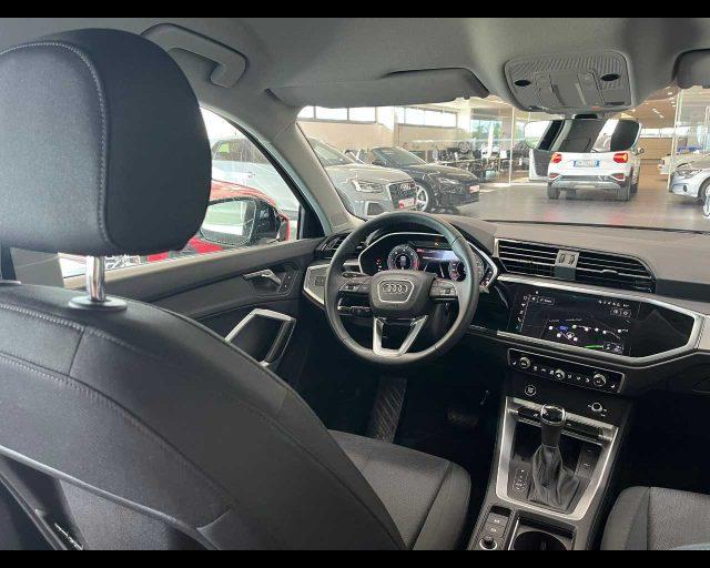 AUDI Q3 35 TDI S tronic Business Advanced