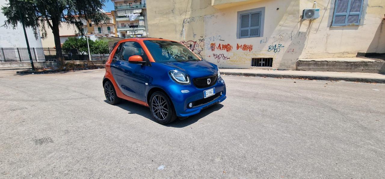 Smart ForTwo 0.9 Turbo 90cv twinamic cabrio Prime AUTOMATICA ALLESTIMENTO BRABUS