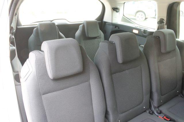 PEUGEOT 5008 1.6 HDi 115CV Business 7 POSTI