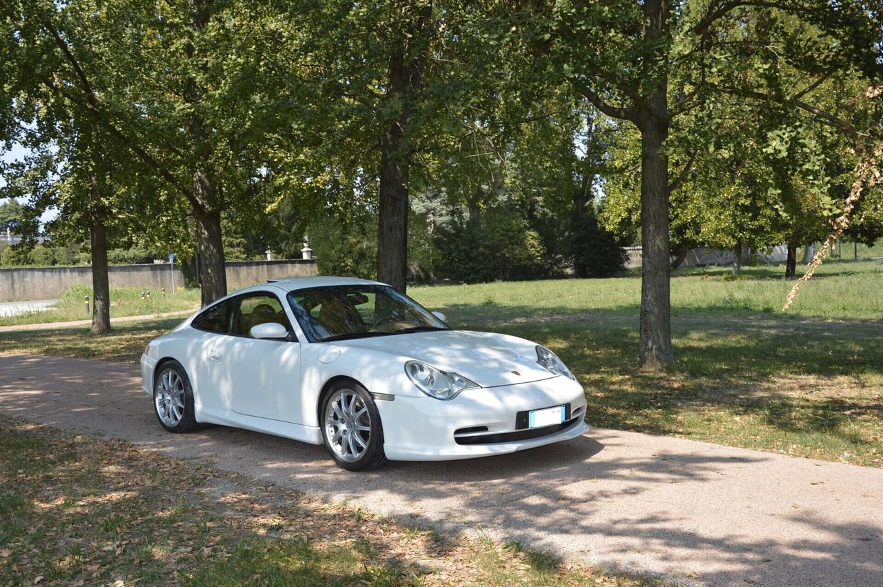 Porsche 996 Carrera cat Coupé