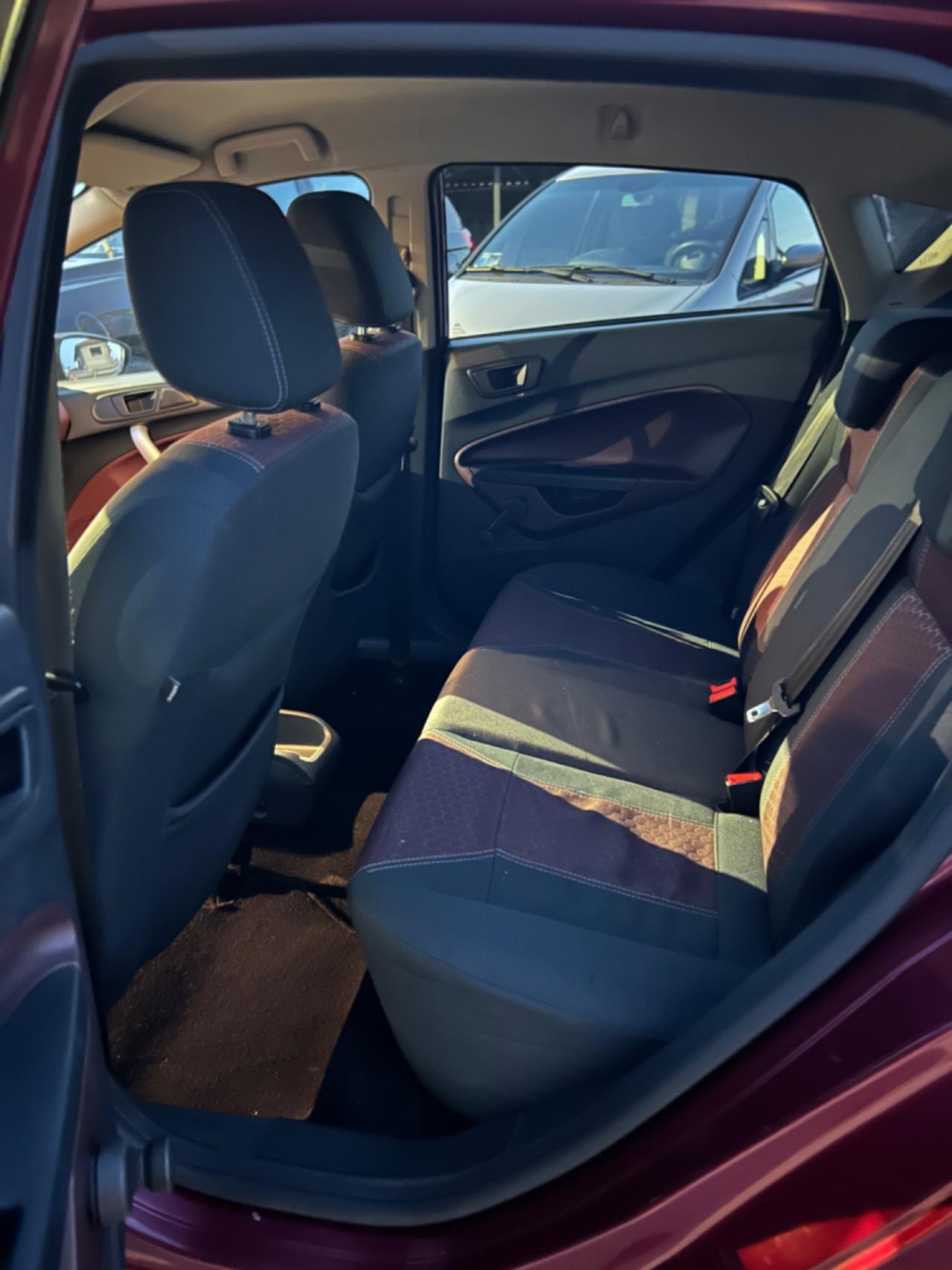 Ford Fiesta 1.4 5 porte Bz.- GPL Titanium