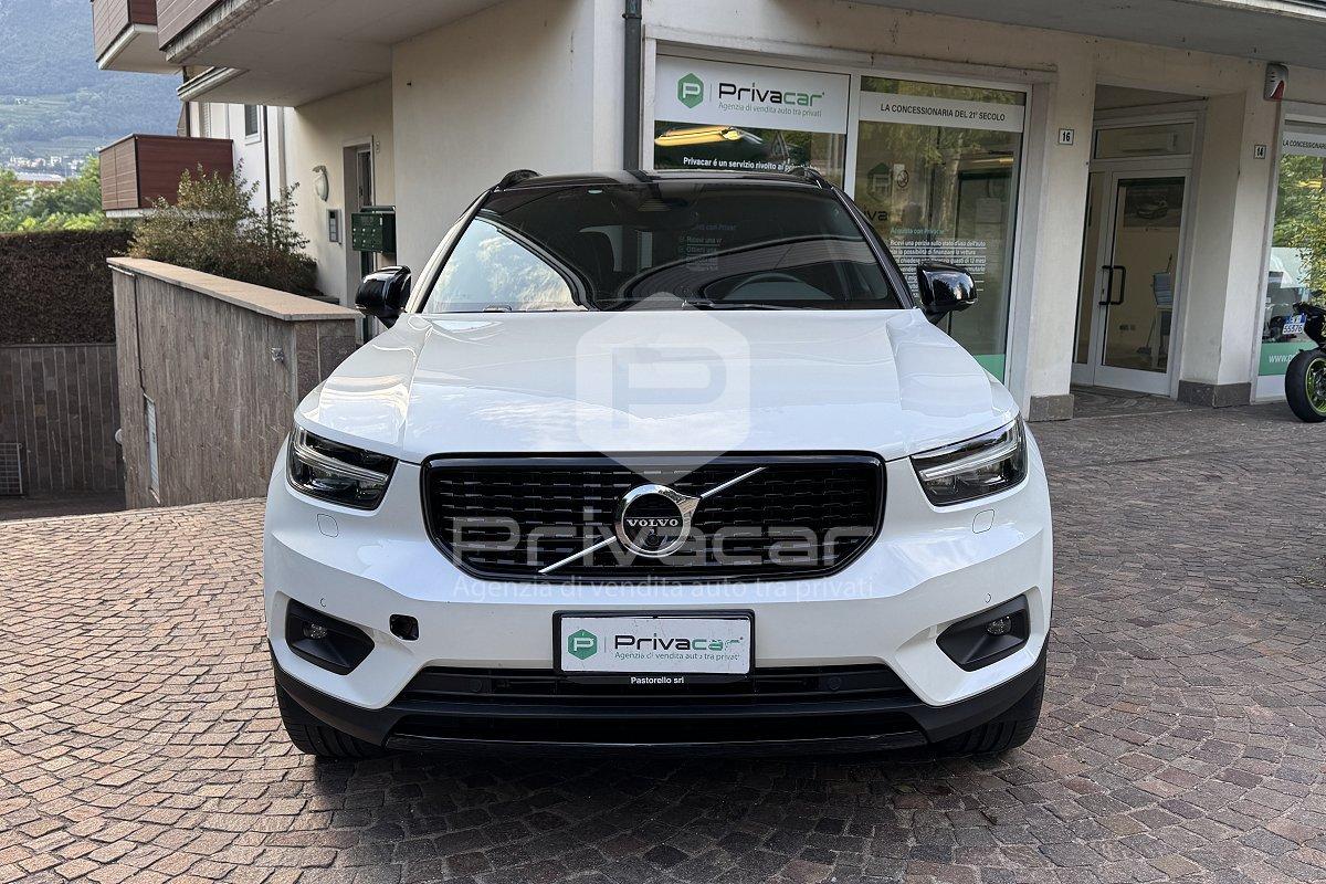 VOLVO XC40 T5 Recharge Plug-in Hybrid R-design