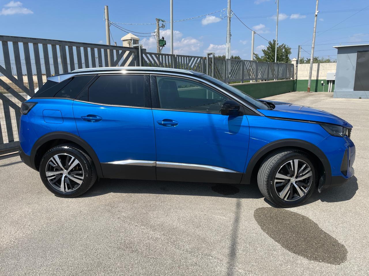 Peugeot 3008 1.5 BlueHDi 130cv Allure Pack-NAVIGATORE-RETROCAMERA