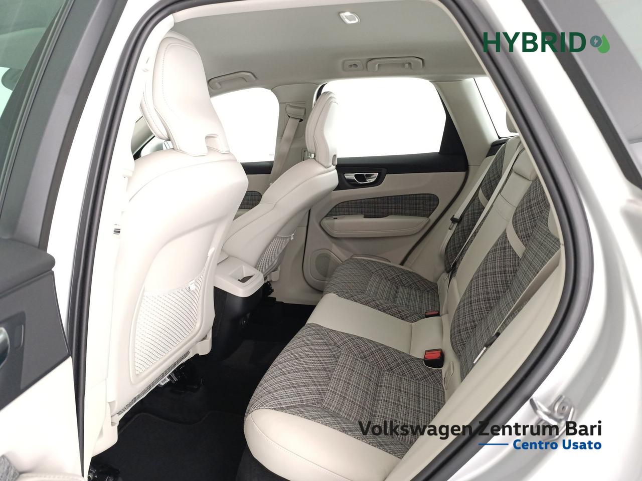 Volvo XC60 2.0 b4 momentum pro auto