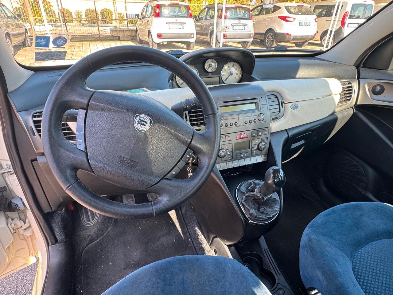 LANCIA YPSILON 1.3 MJ 70 CV. PLATINO TETTO+CERCHI