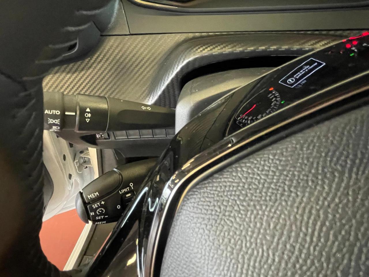 PEUGEOT 208 5P - STYLE P.Tech 75 S&S