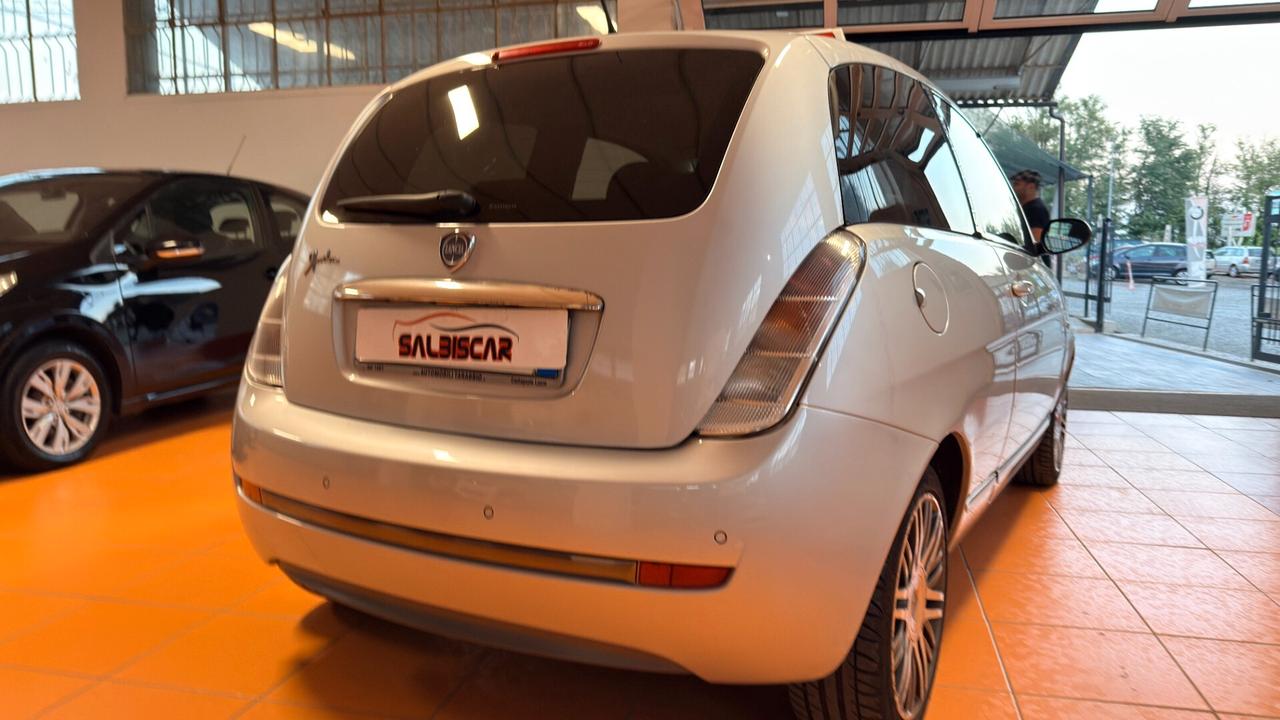 Lancia Ypsilon 1.4 16V Sport MomoDesign