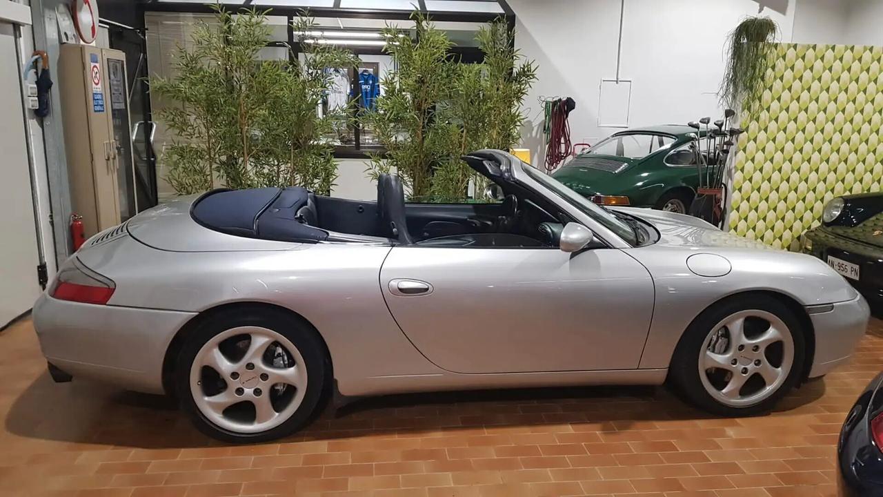 996 911 Porsche Carrera Cabriolet asi Italia Book