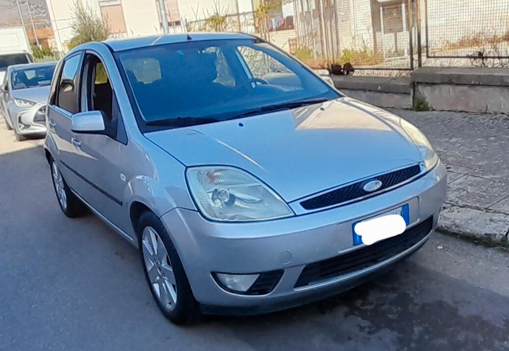 Ford Fiesta 1.4 16V 5p. Ghia