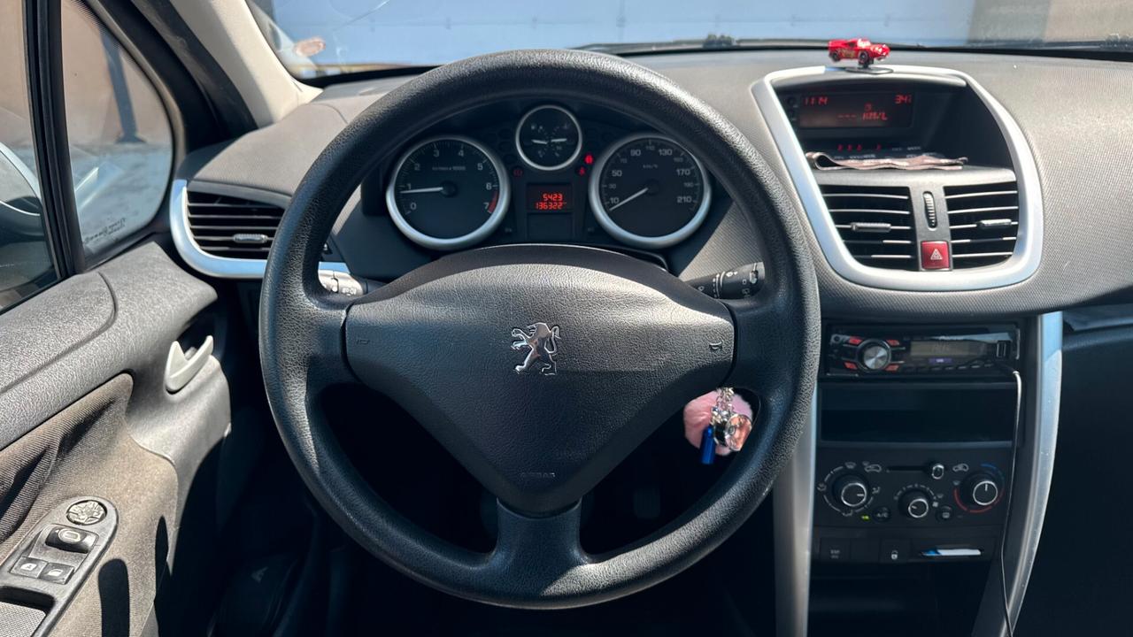Peugeot 207 1.4 75CV NEOPATENTATI - 2011