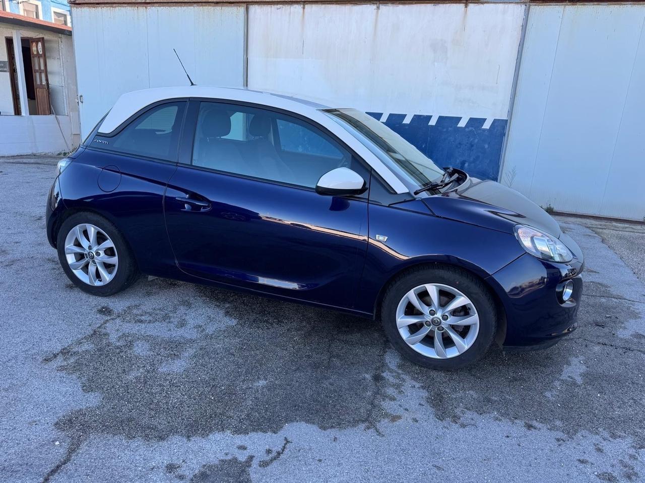Opel Adam 1.2 Vr -6 Limited edition
