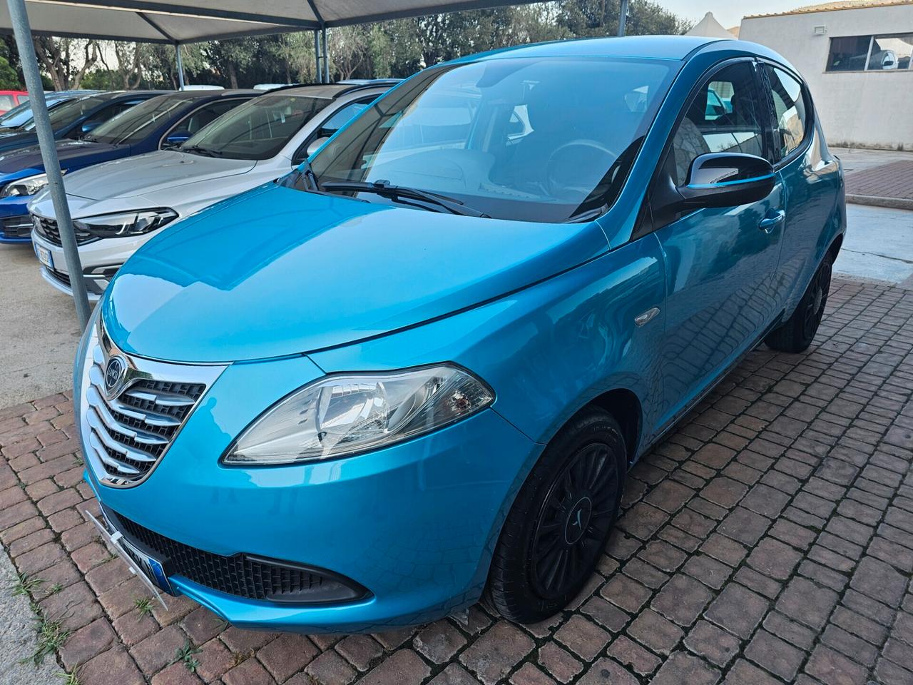 Lancia Ypsilon 1.2 69 CV 5 porte GPL Ecochic Silver