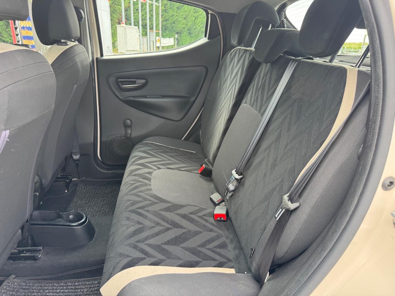 Lancia Ypsilon 1.3 MJT 16V 95 CV 5 porte S&S Silver